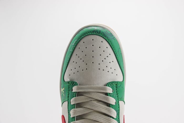 Nike SB Dunk Low x LV 67