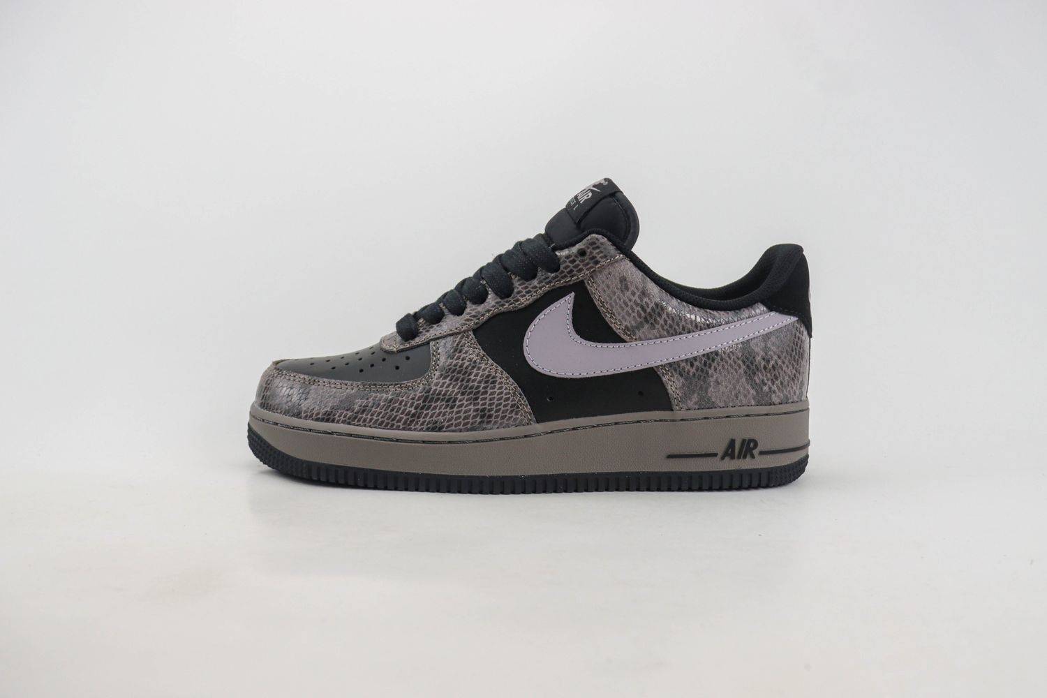 Air Force 1 '07 LV8 'Snakeskin Pack - Off Noir'