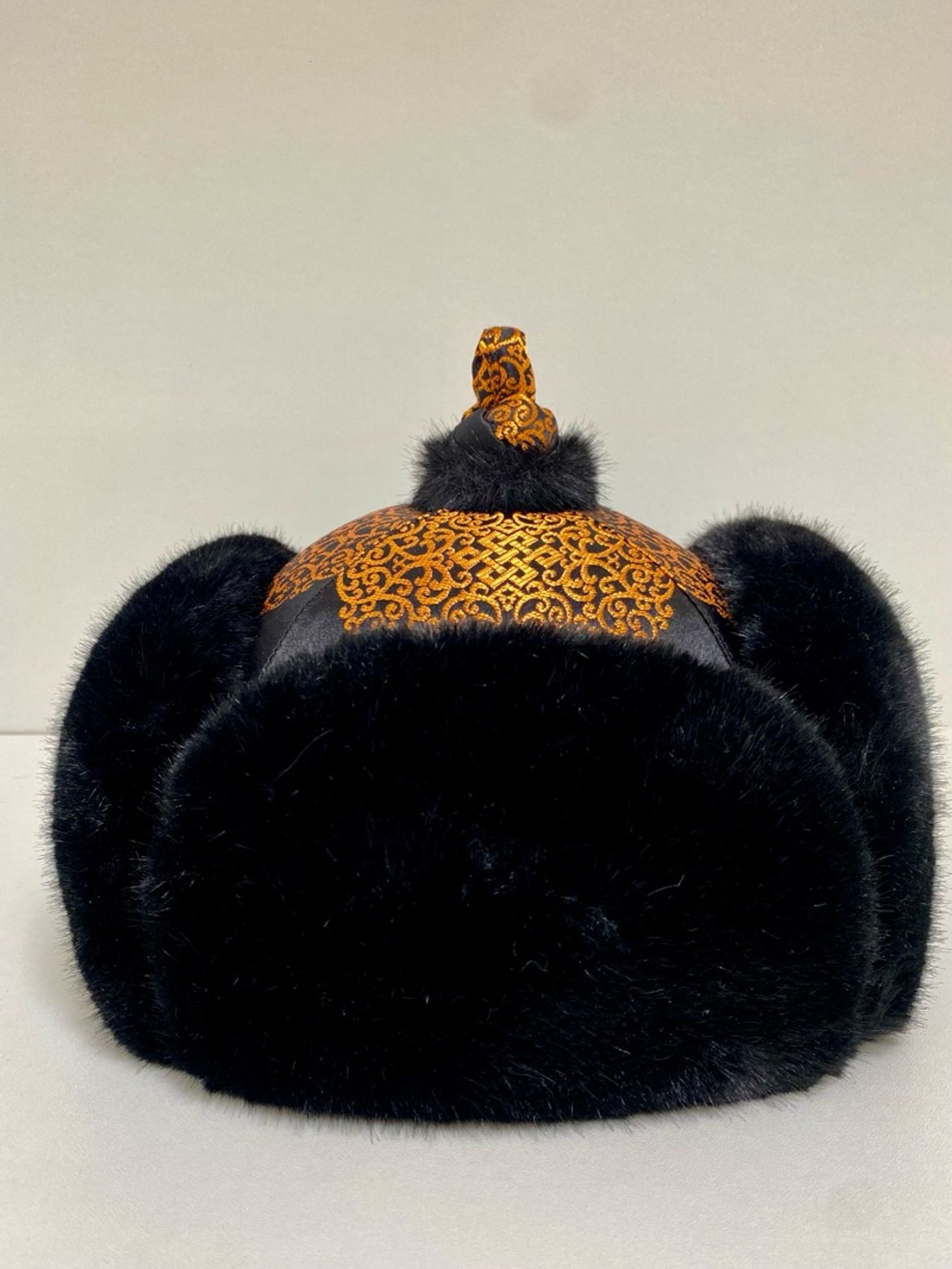 Өвлийн үстэй малгай