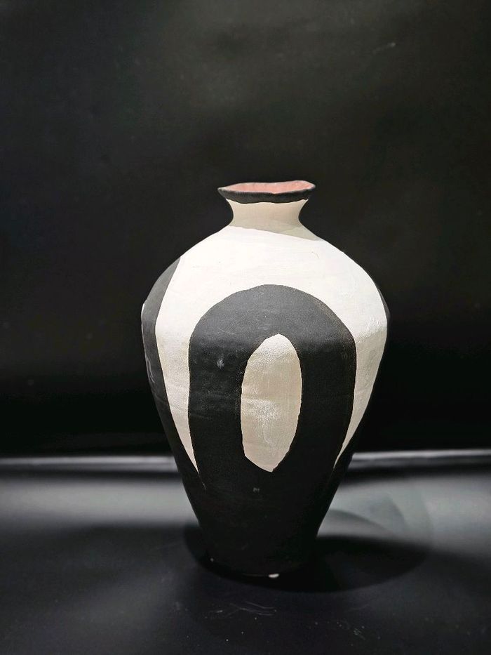 Хар цагаан өндөр ваар