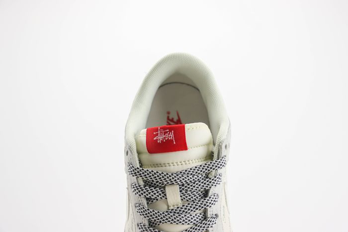 Nike SB Dunk Low x Stussy  59 