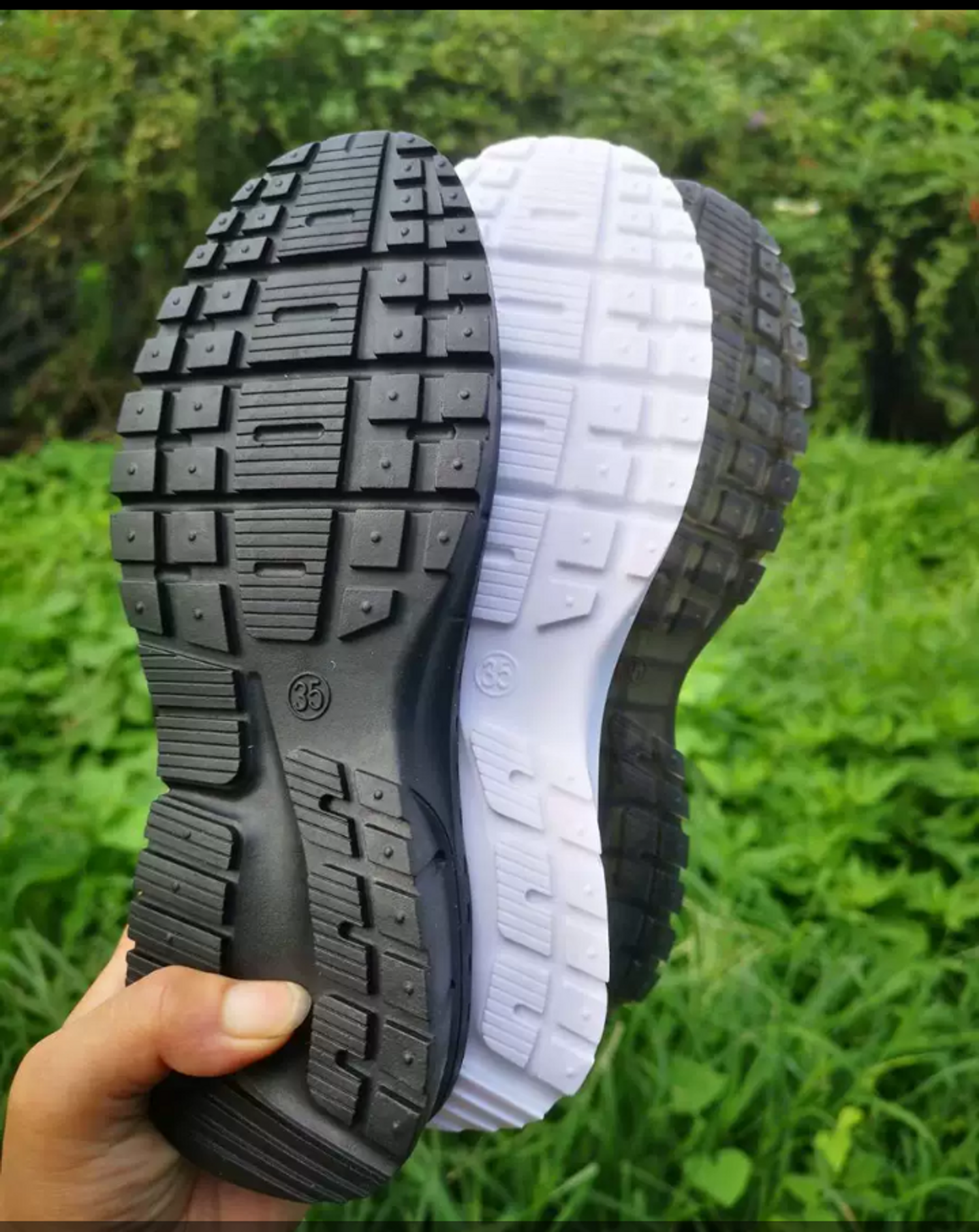 Пүүзний ул цагаан