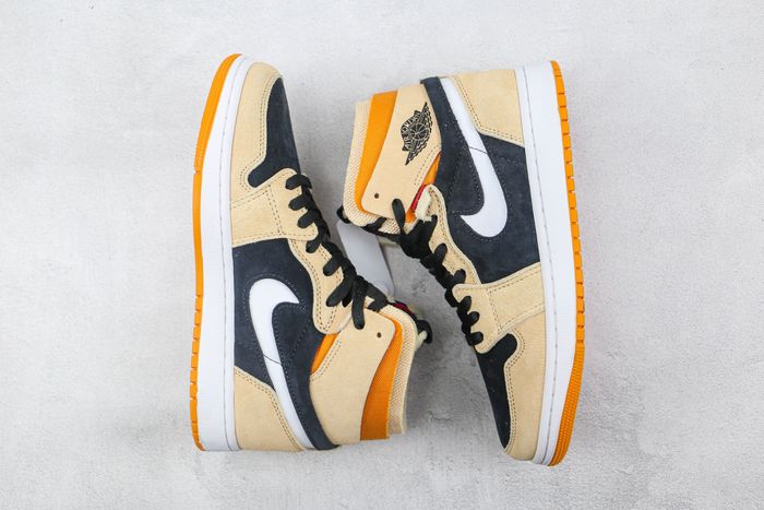 Jordan 1 High Zoom Air CMFT Pumpkin Spice