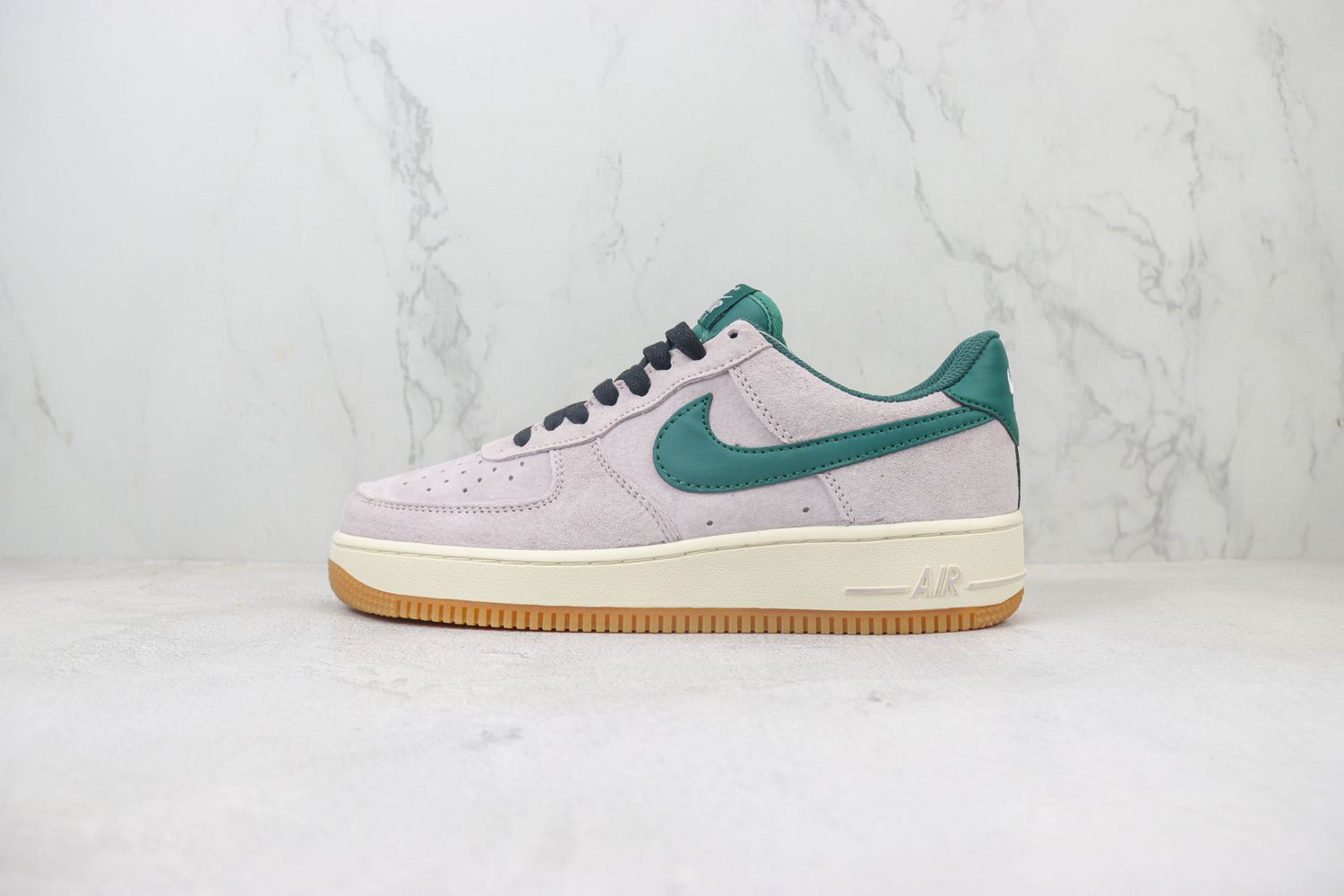Nike Air Force 1 Low 411