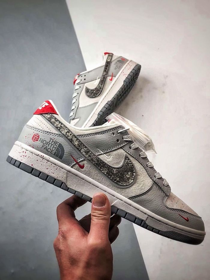 Nike x The North Face Dunk DIY