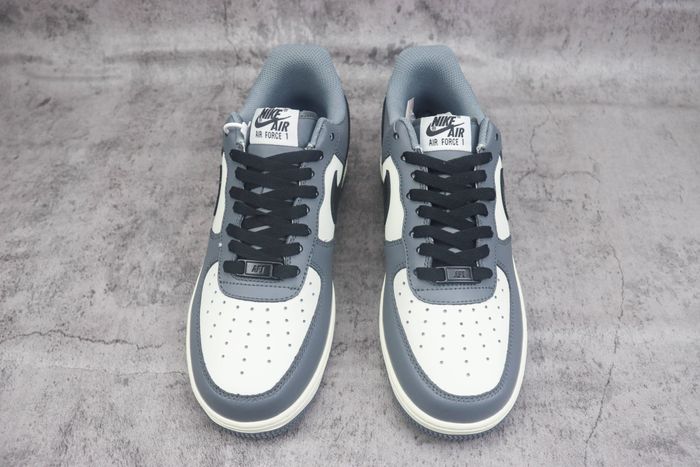 Nike Air Force 1 Low 373