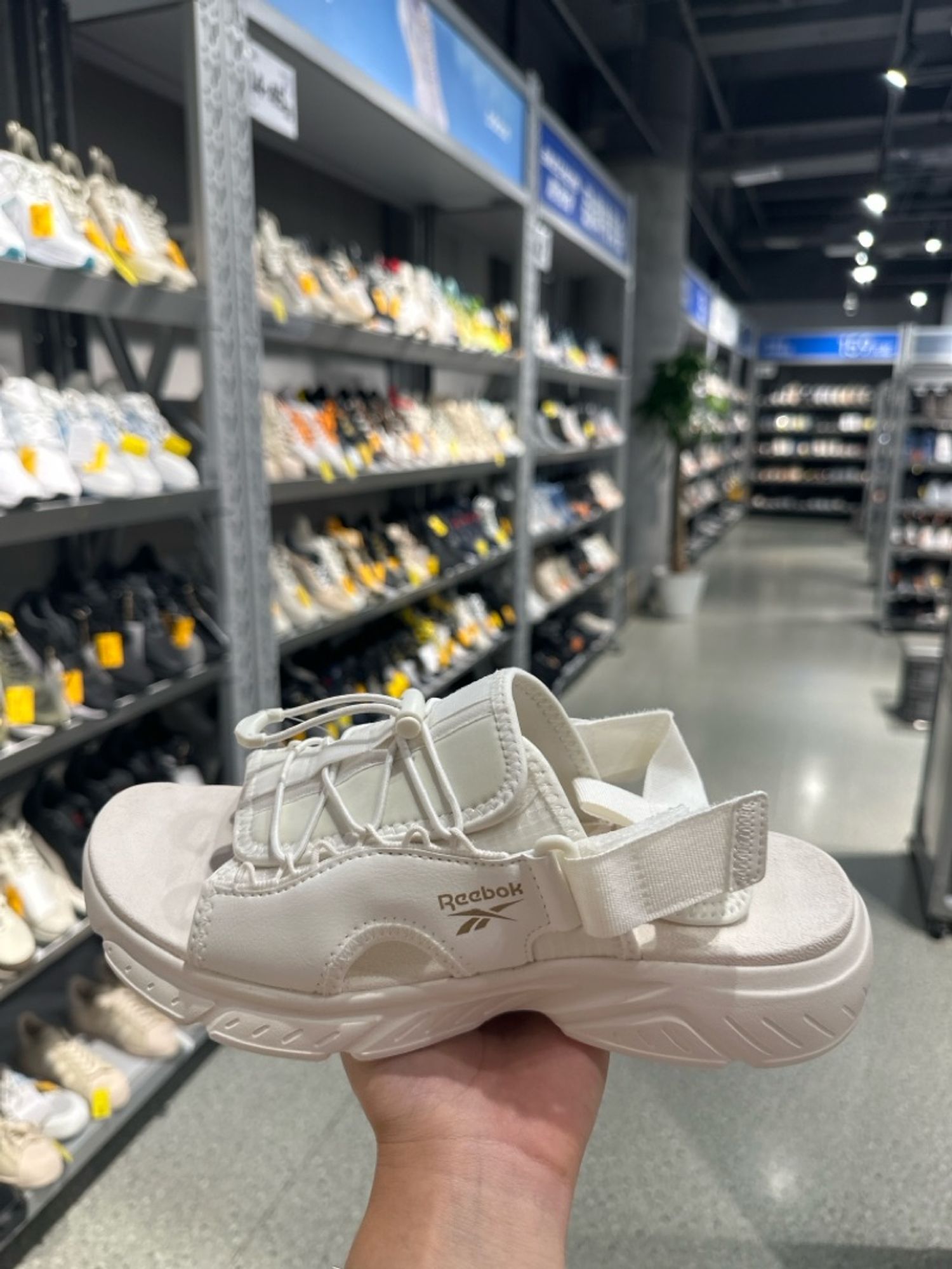 REEBOK Гутал