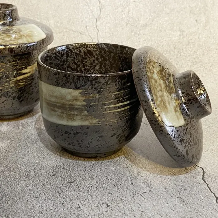 Япон аяга хакаме