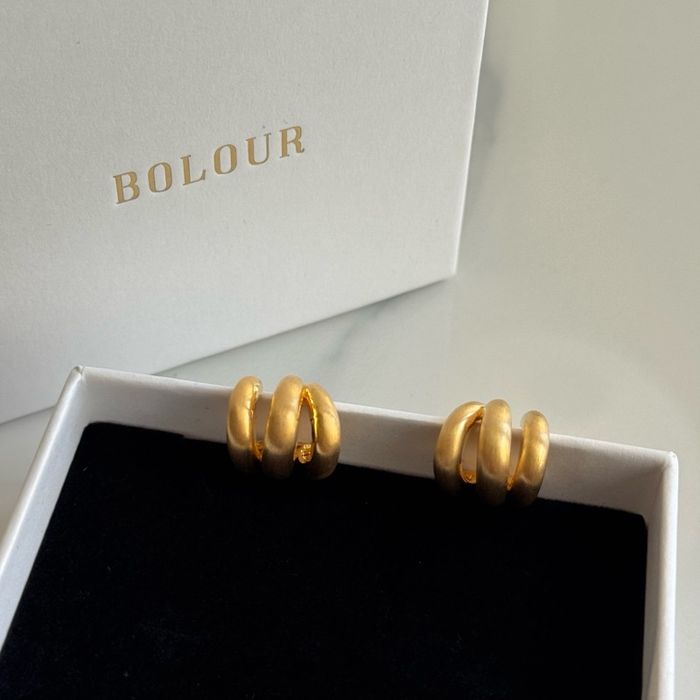 Brushed gold earrings