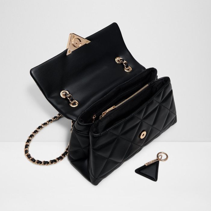 https://cdn.zochil.shop/6c38fc7a-f090-413d-8f2e-6f2b80ab7da2_t700.jpg