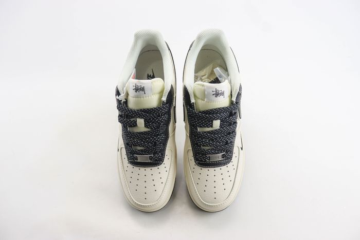 Nike Air Force 1 Low x  Stussy 100
