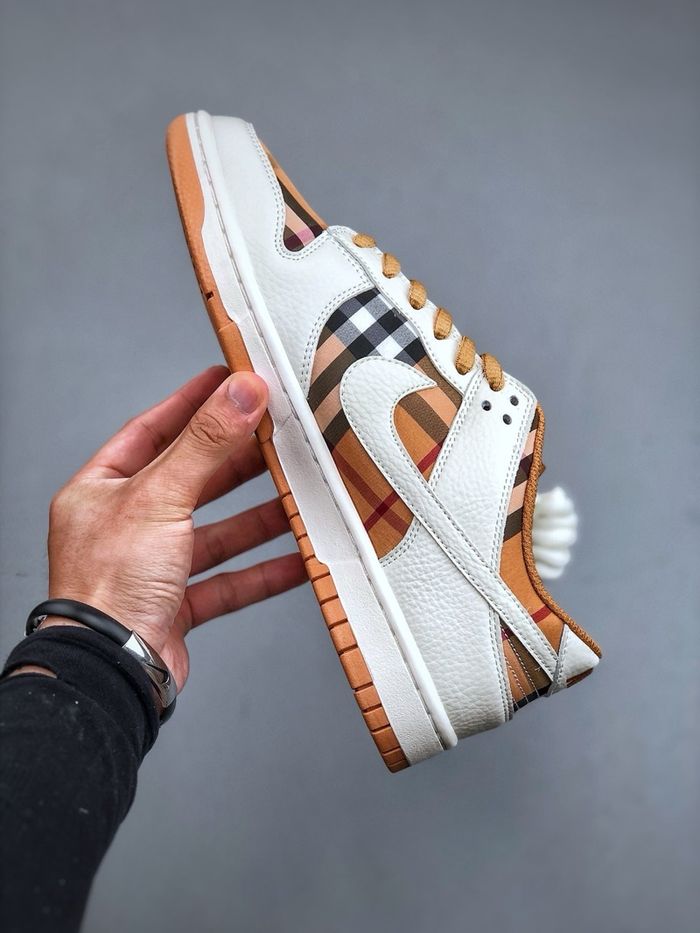 Supreme x Nike Dunk Low