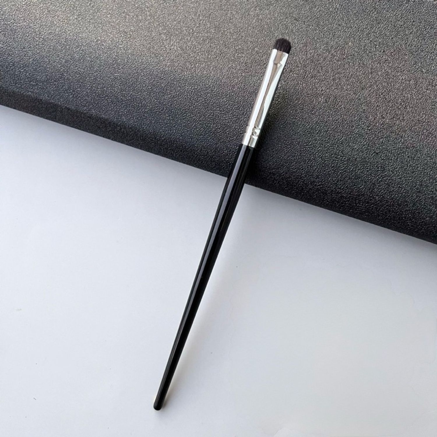 Нүүр будалтын багс 