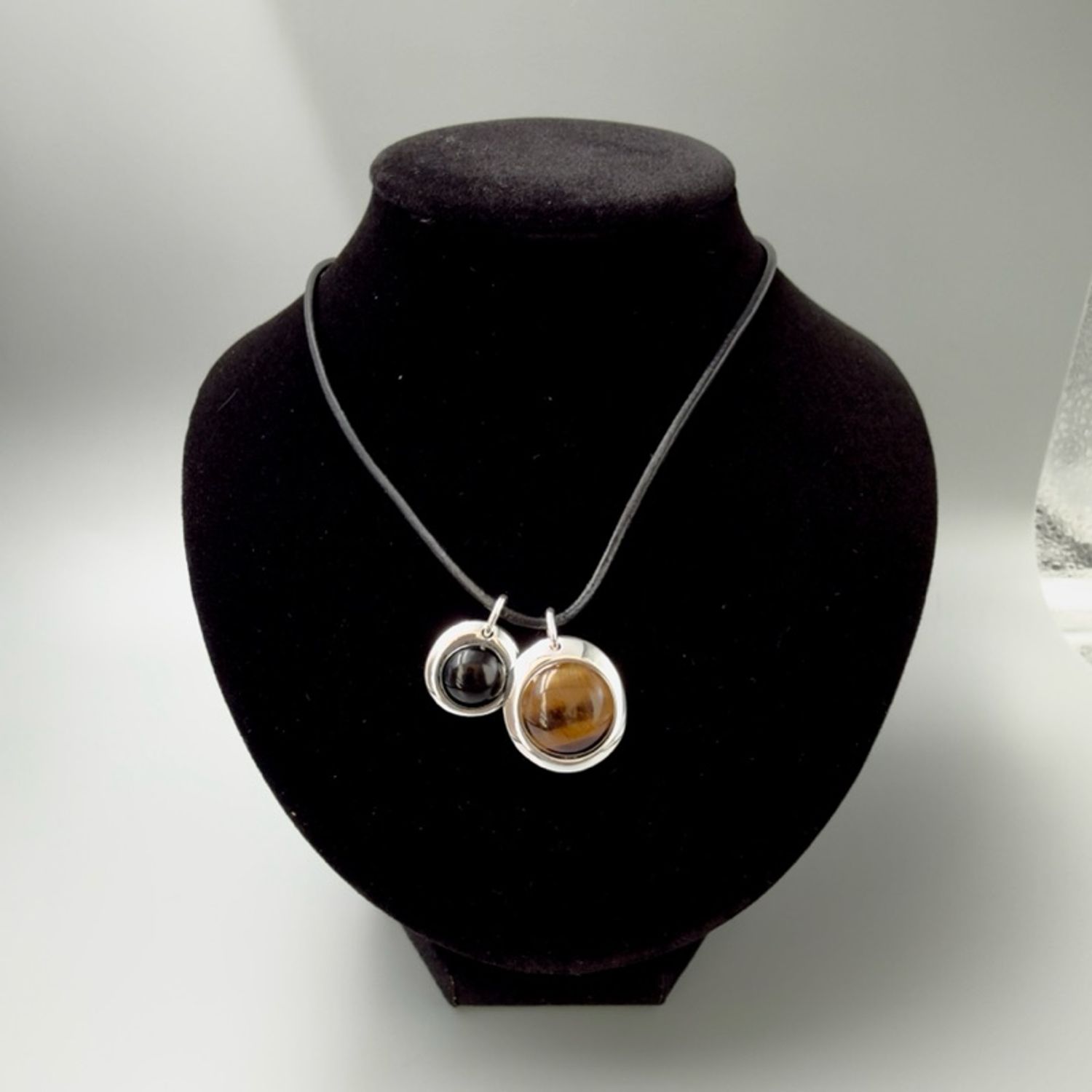 Барын нүд, хар мана зүүлт