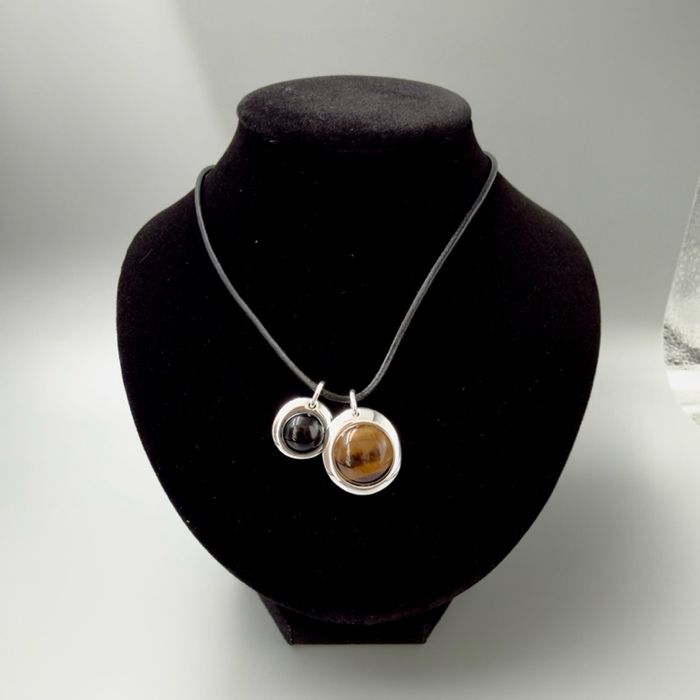 Барын нүд, хар мана зүүлт