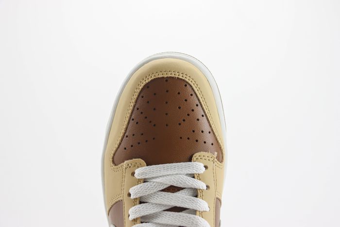 Nike Sportswear Sneakers 'DUNK' in Brown, Chocolate