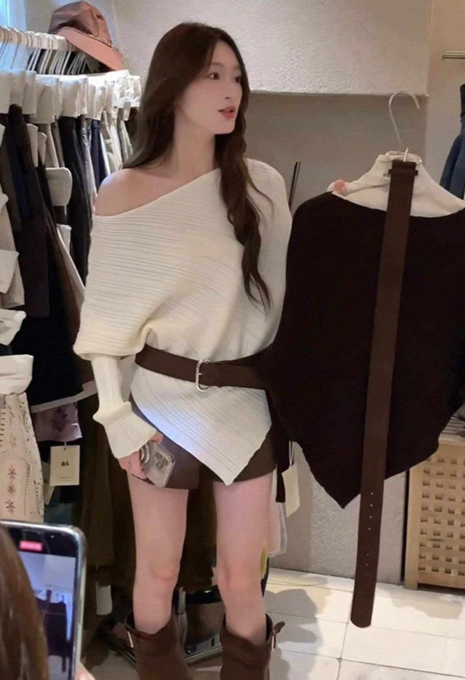 Илгэн бүстэй мөр гардаг цамц