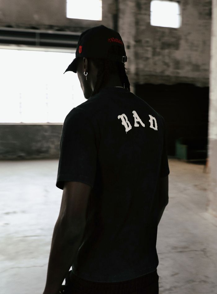 Lion Patch Short Sleeve Slim Fit - Washed Black