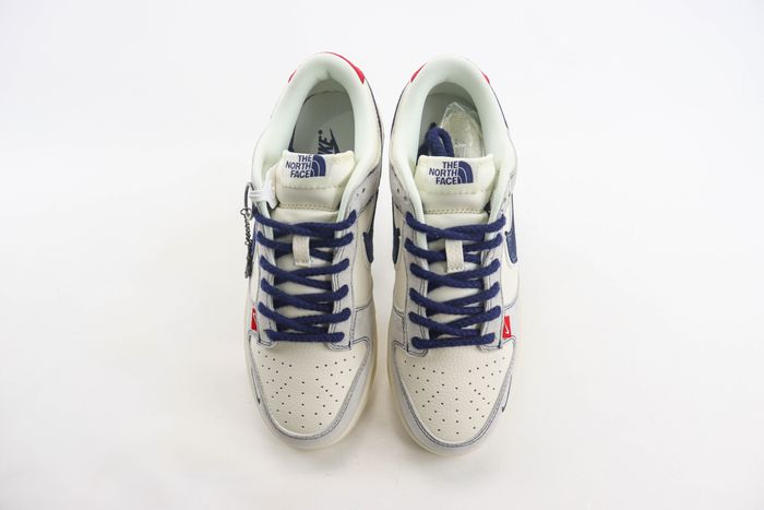 Nike SB Dunk Low x The North Face 42