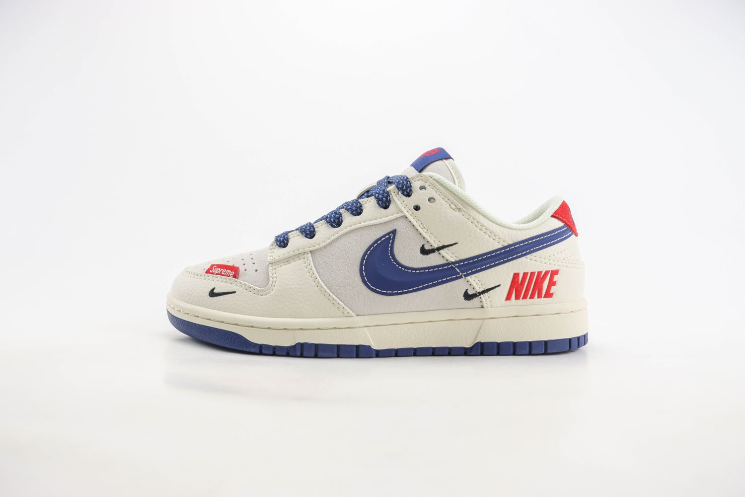  Nike SB Dunk Low x supreme x NIKE 03