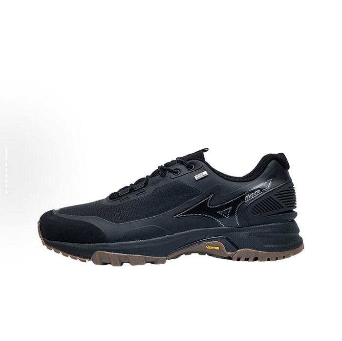 Mizuno GM Crosswild "Simplistic Fashion Black"