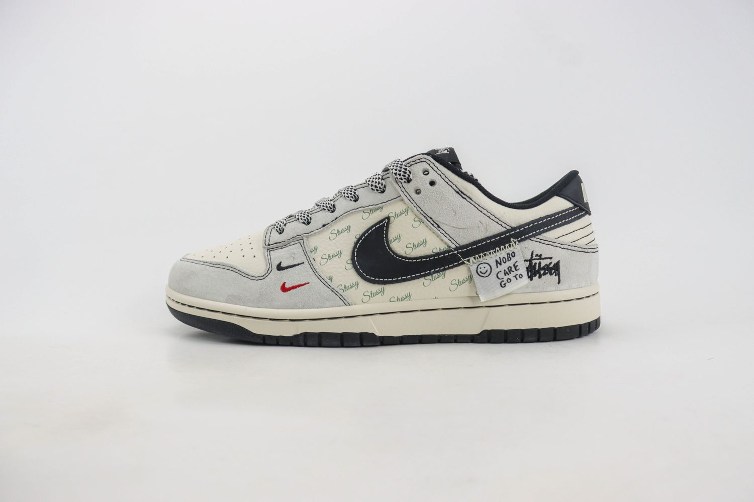 Nike SB Dunk Low x Stussy 40