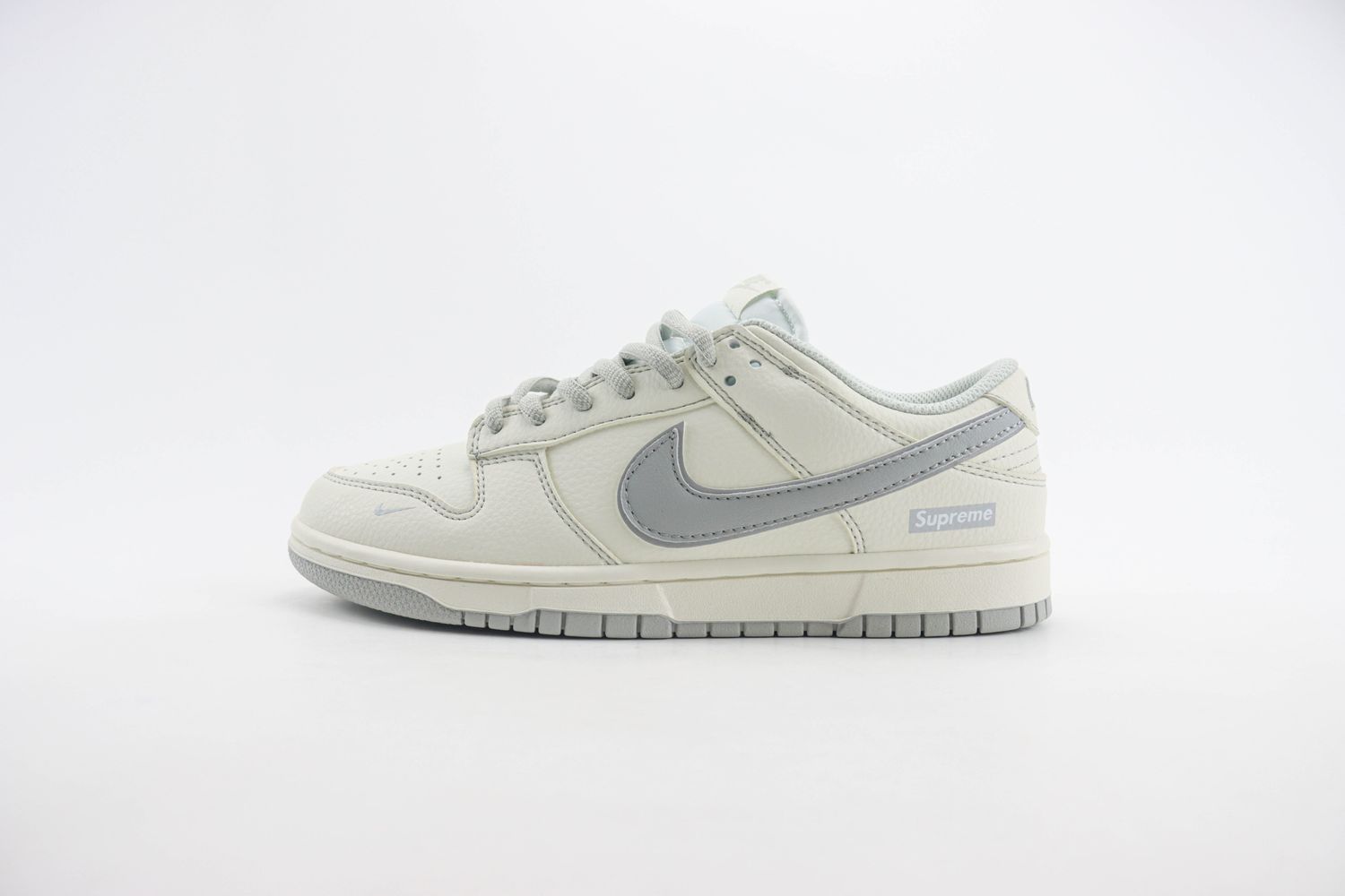 Nike SB Dunk Low x supreme 101