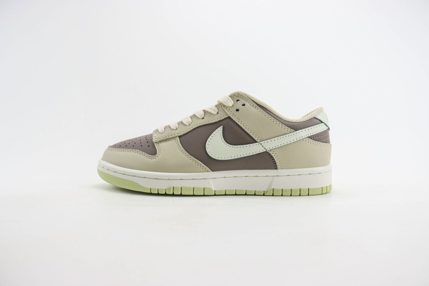 Nike Dunk Low Mocha Brown 