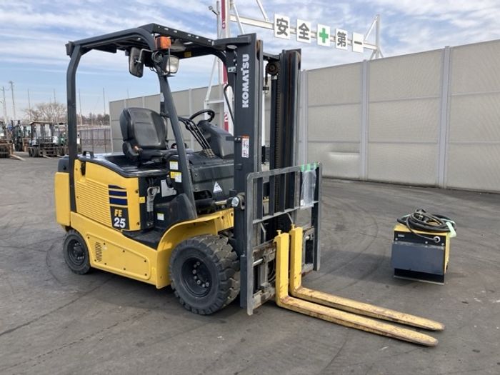 Komatsu цахилгаан сэрээт өргөгч 2.5 тон