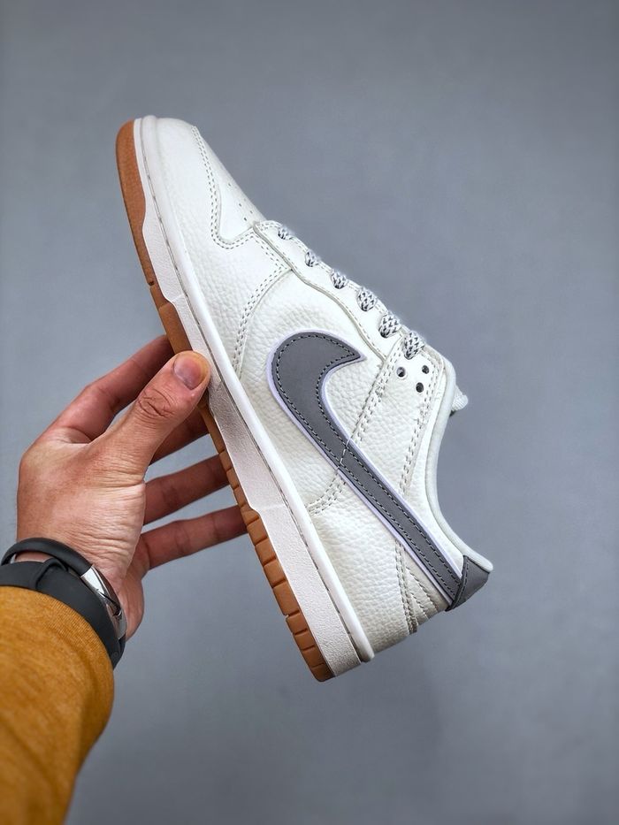 Nike SB Dunk Low x Supreme 