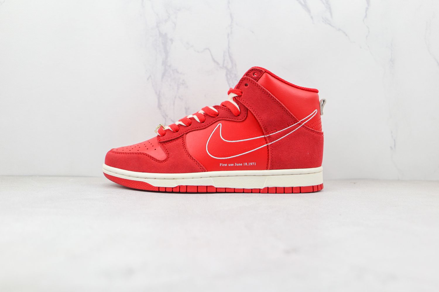 Nike Dunk High SE “First Use” University Red