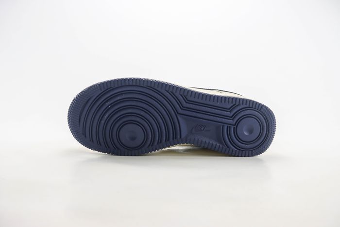 Nike Air Force 1 Low x Stussy 31