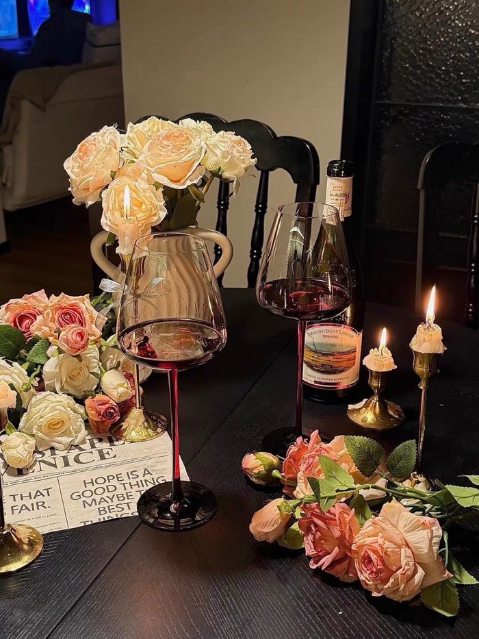 Улаан хөлтэй хундага