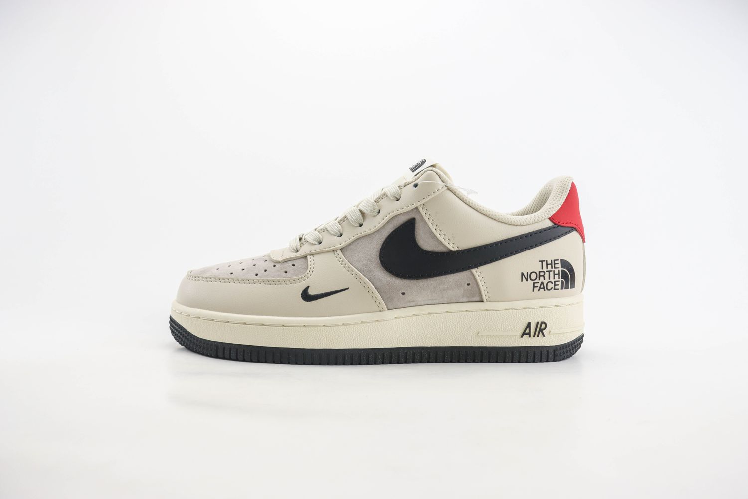 Nike Air Force 1 Low x North face 41