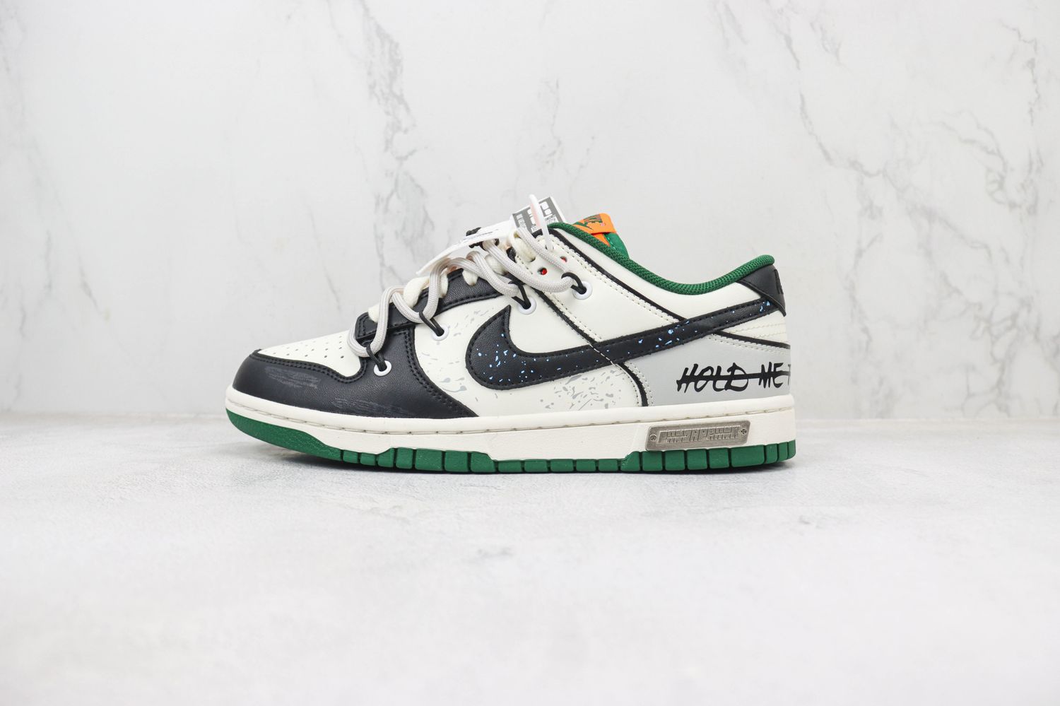 NIKE DUNK SB LOW 32