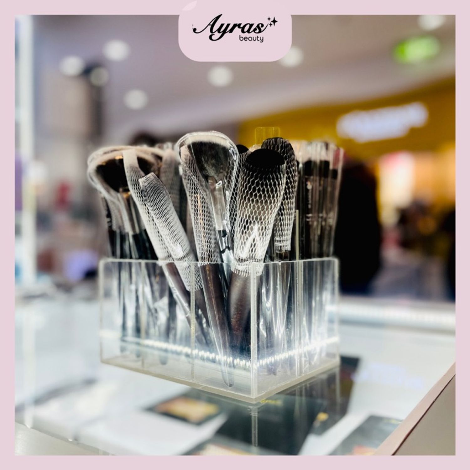 Nomun beauty acrylic make up case