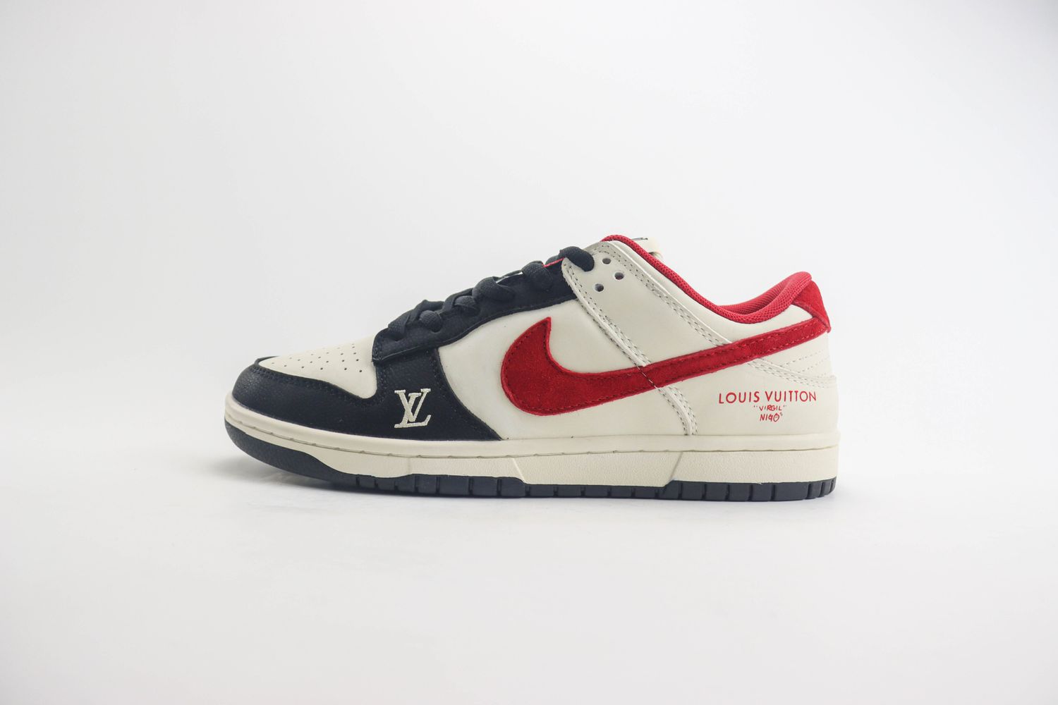 Nike SB Dunk Low x LV 80