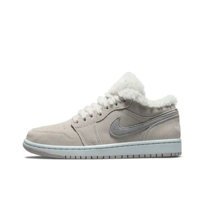 Jordan 1 Low SE Sherpa Fleece Women's
