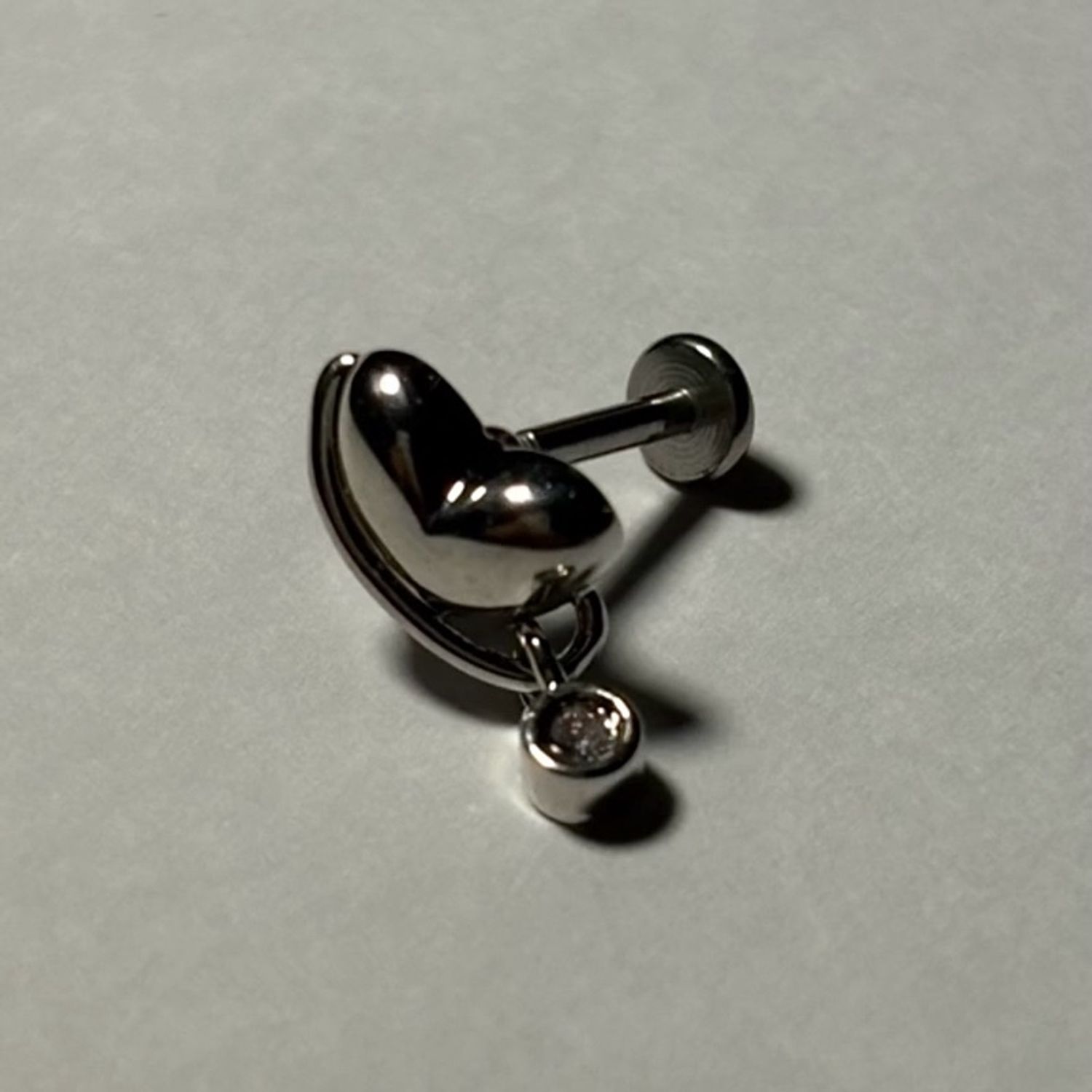 Уруулын ээмэг