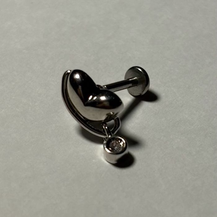 Уруулын ээмэг