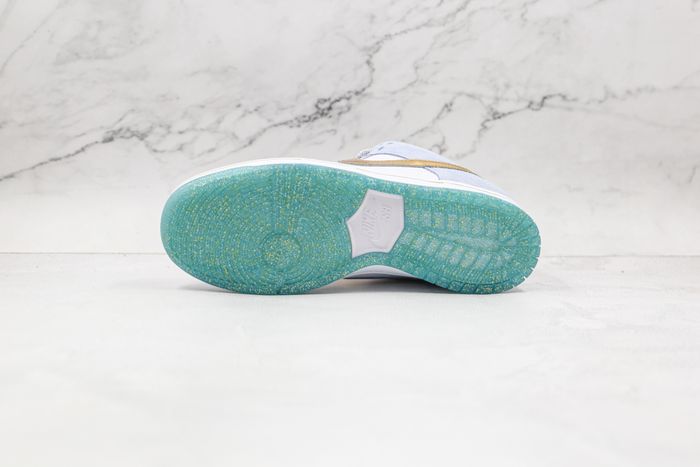 Nike Dunk Low SB x Sean Cliver Holiday Special 2020 