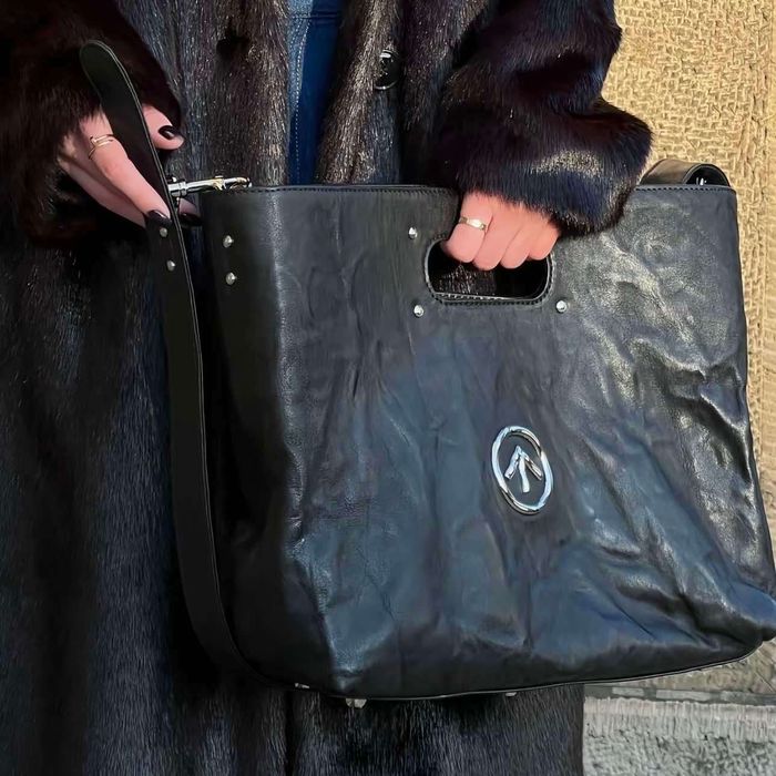 Grotto Black Stone Carry Bag