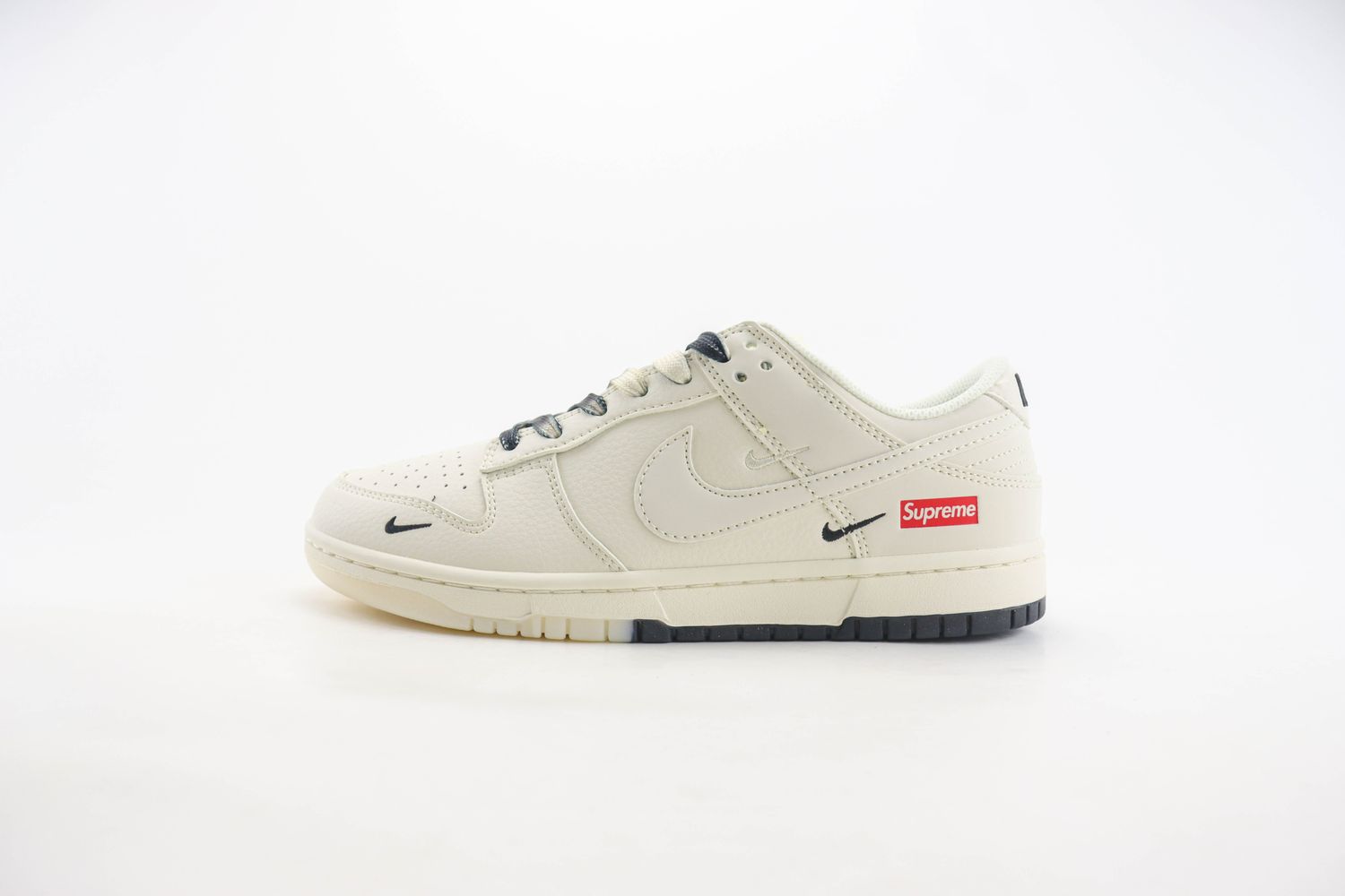 Nike SB Dunk Low x supreme 50 