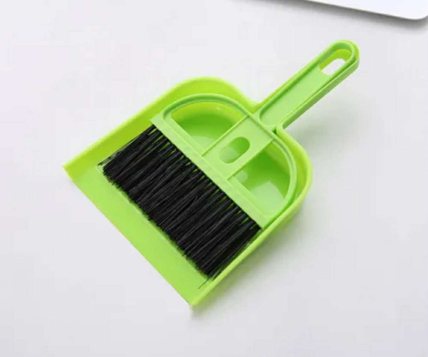 Ширээний хогийн шүүр, тосгуур