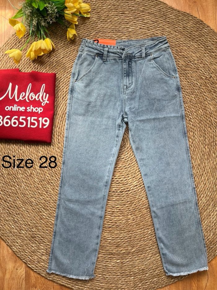 Shuluun tsenher jeans