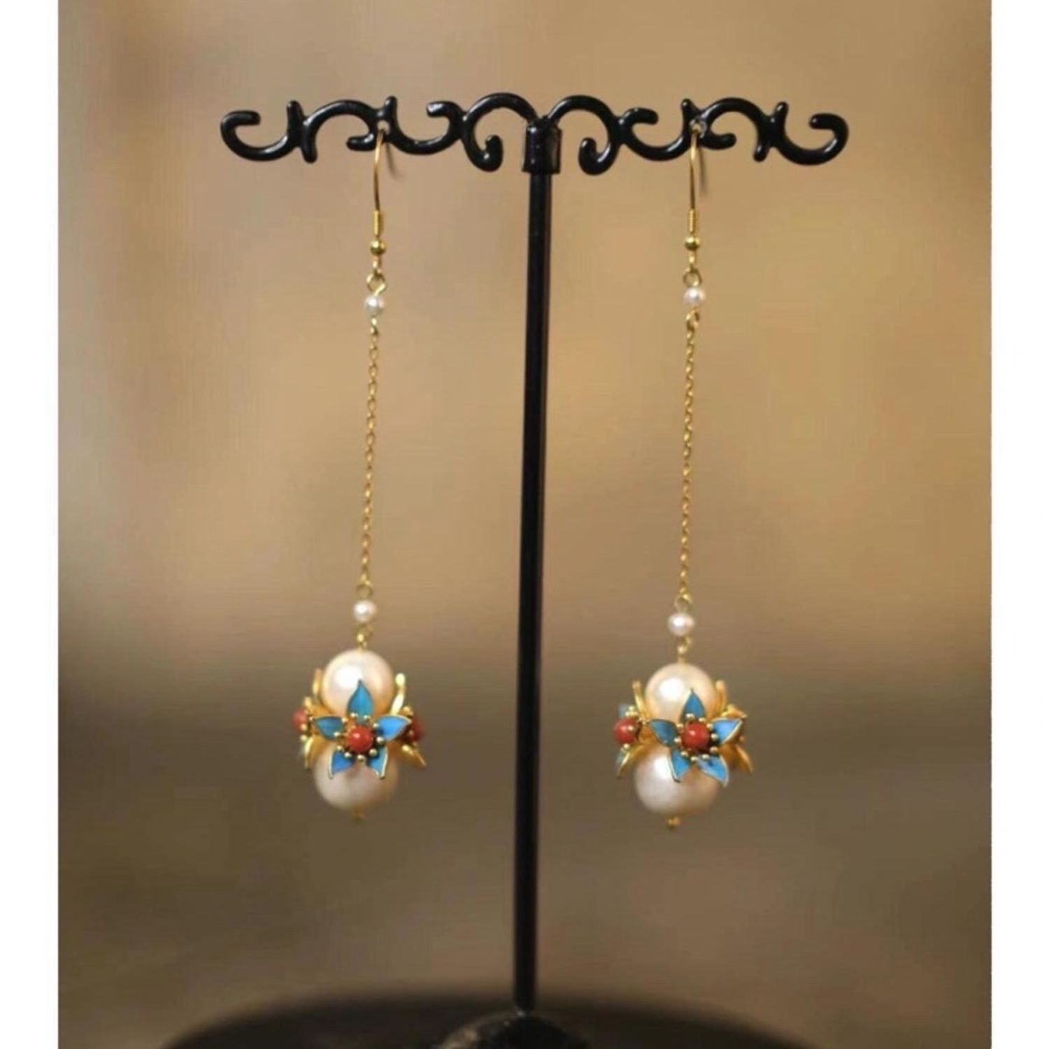 Монгол ээмэг  