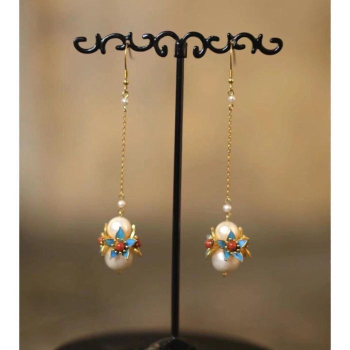 Монгол ээмэг  