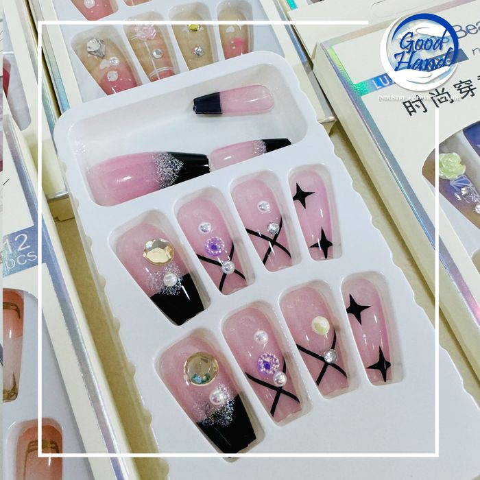 Наадаг хумс-том хүн 