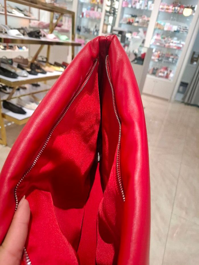 Patrick Ta Pouch