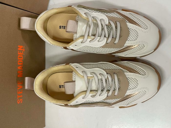 STEVE MADDEN COCONUT MLK